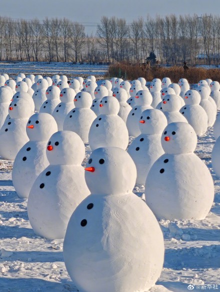 尔滨大雪人太招人稀罕了