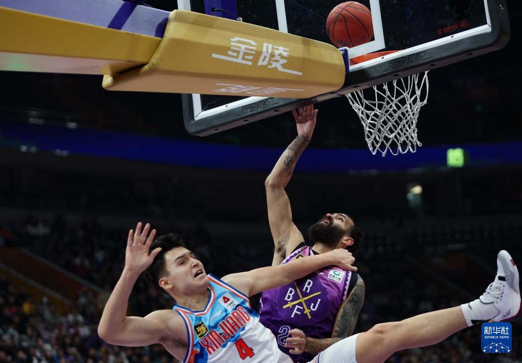 CBA常规赛:北京控股不敌新疆伊力特 CBA常规赛:北京控股不敌新疆伊力特