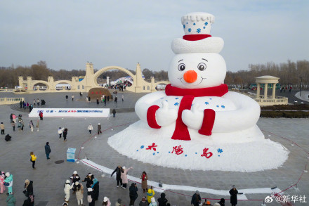 尔滨大雪人太招人稀罕了