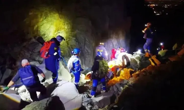 知名演员“悬崖照”爆火，切勿盲目跟风！