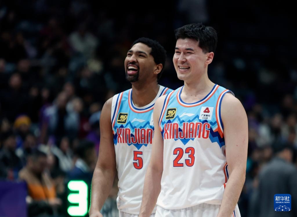 CBA常规赛:北京控股不敌新疆伊力特 CBA常规赛:北京控股不敌新疆伊力特