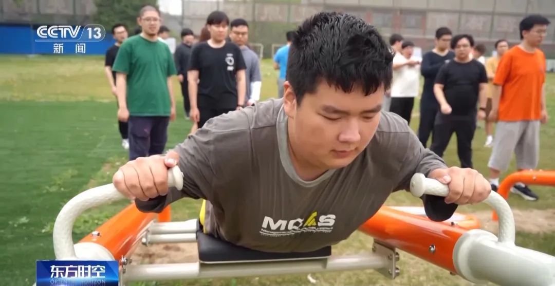 权威指南来了→ 权威指南来了→