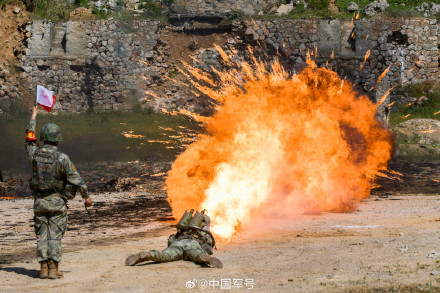 硝烟弥漫！子弟兵实弹演练火力全开