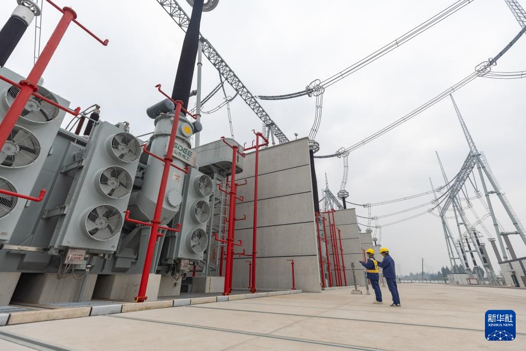 川渝1000千伏特高压交流工程投运