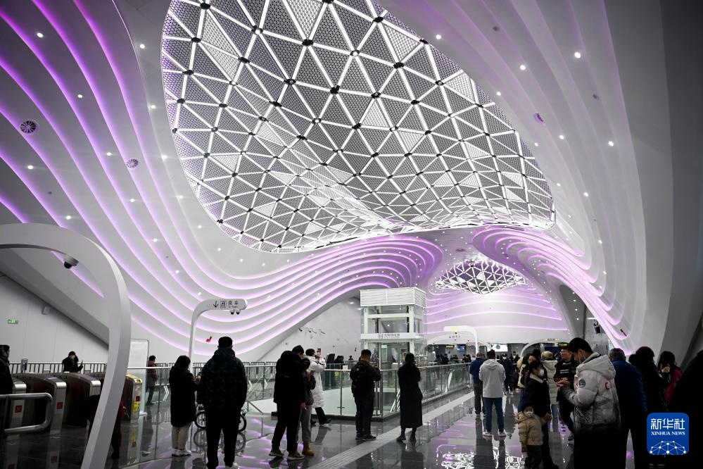 西安首条地铁环线开通