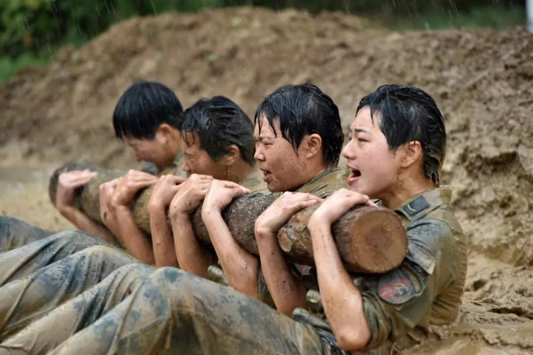 清华硕士郭婧,中尉! 清华硕士郭婧,中尉!