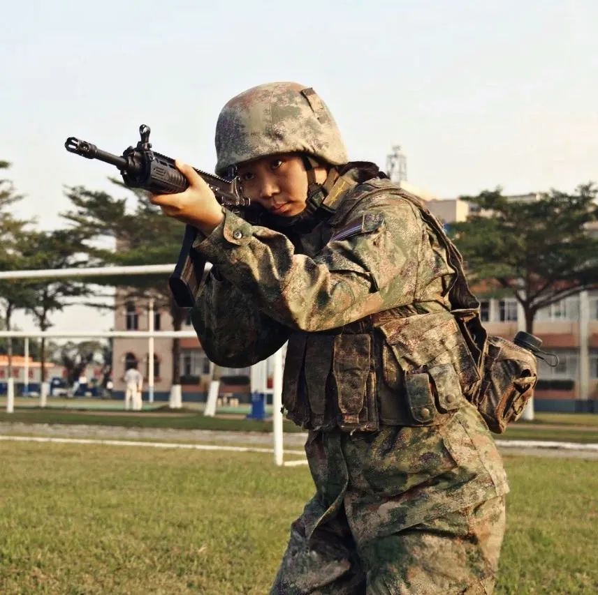 清华硕士郭婧,中尉! 清华硕士郭婧,中尉!