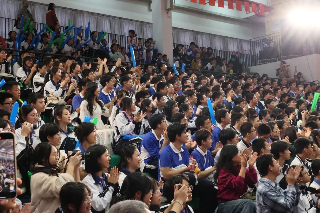 孙颖莎现身深圳！“坚持你所热爱，追逐你所相信”