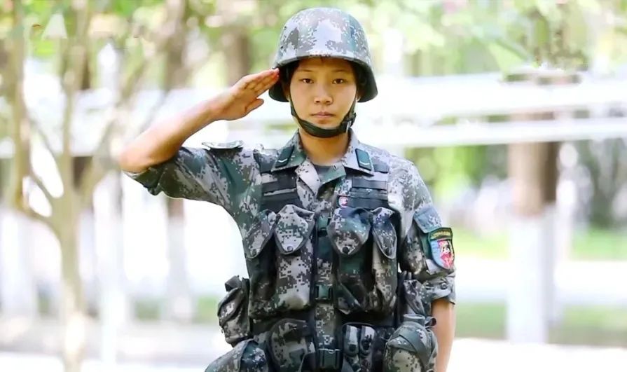 清华硕士郭婧,中尉! 清华硕士郭婧,中尉!