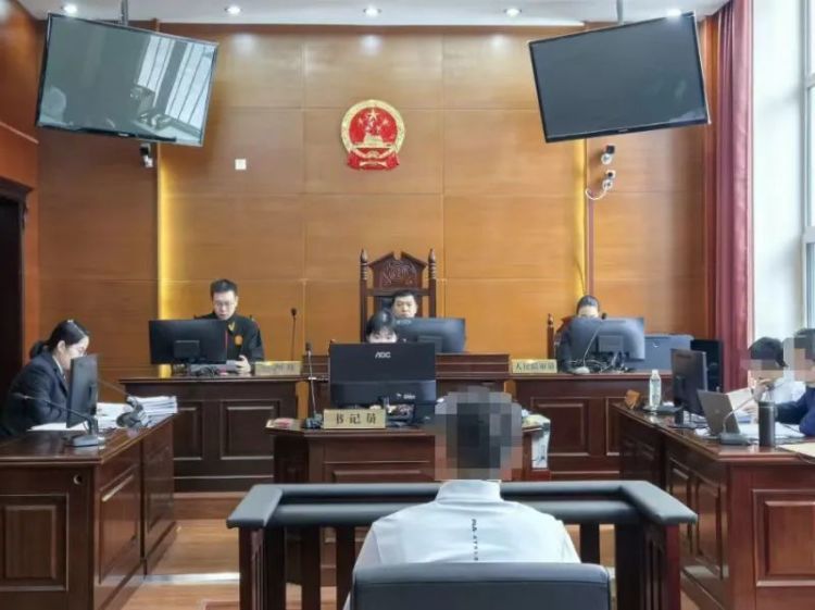 快递小哥截留客户5部高档手机,法院判了 快递小哥截留客户5部高档手机,法院判了