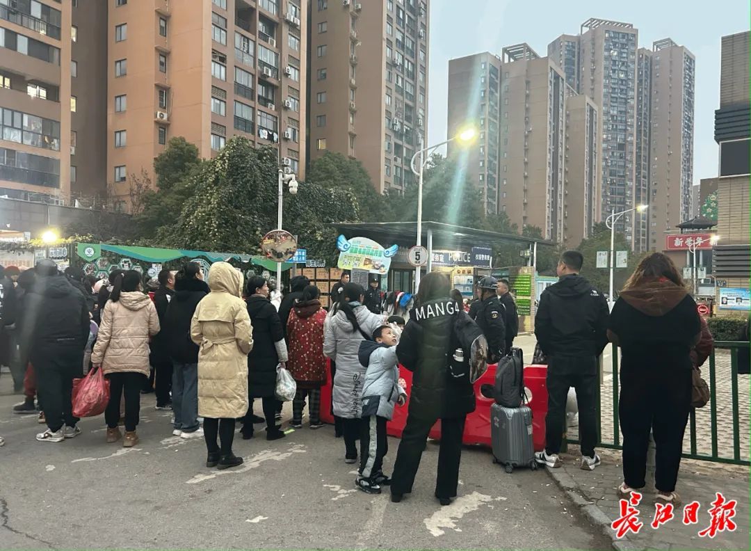 家长下单让跑腿送小孩上学？多平台回应