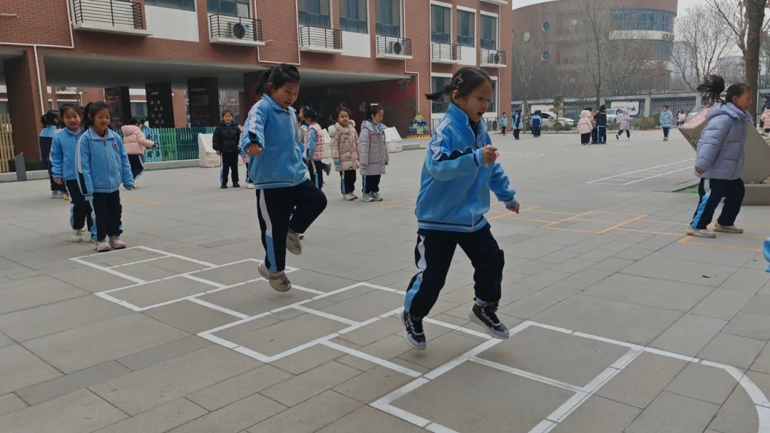 河北1市宣布：时间延长！中小学全面推行