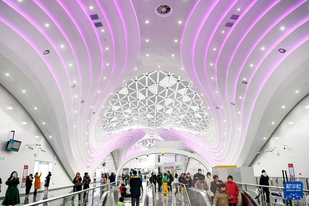 西安首条地铁环线开通