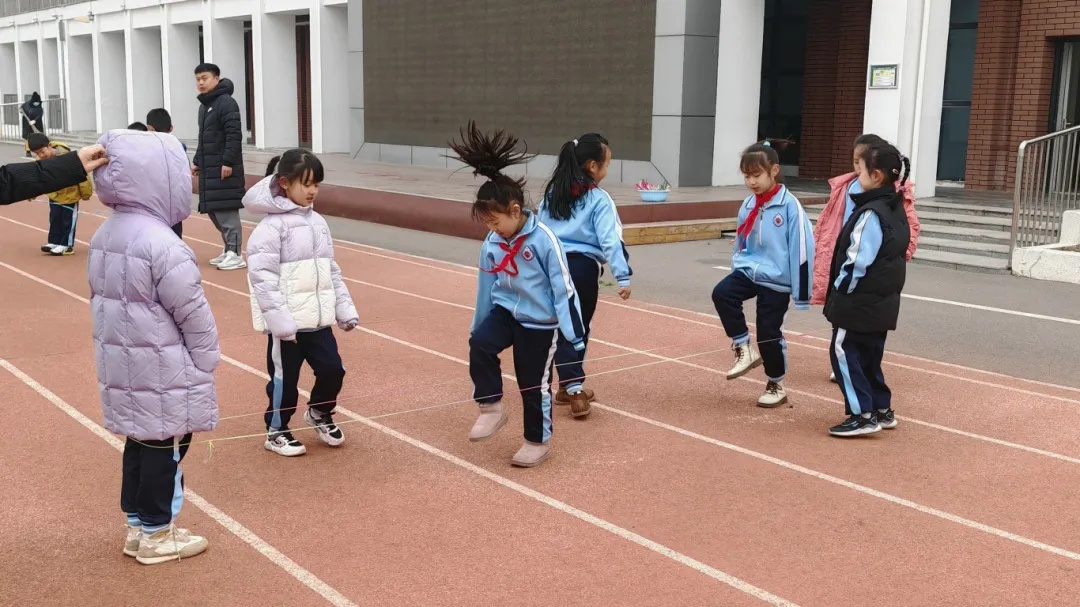 河北1市宣布：时间延长！中小学全面推行