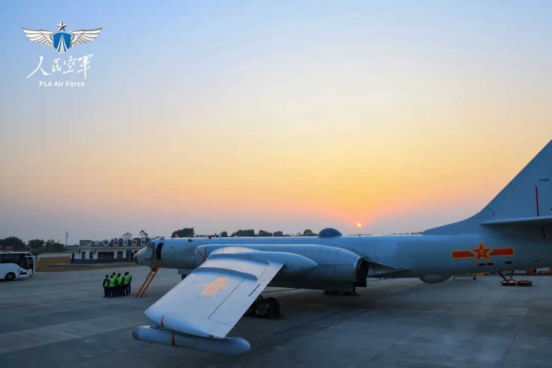 “战神”炼翼！空军航空兵跨昼夜飞行训练