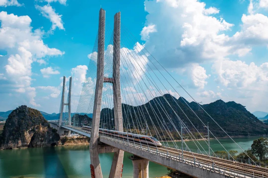 设计时速350公里，这条高铁即将开通！