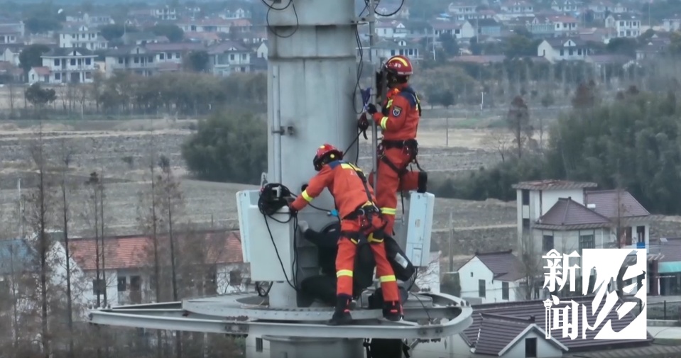 寒风极冻!沪一工人30米高空工作 回过神发现腿软下不来 寒风极冻!沪一工人30米高空工作 回过神发现腿软下不来