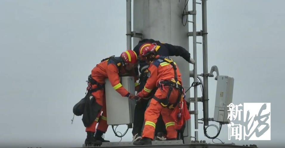 寒风极冻!沪一工人30米高空工作 回过神发现腿软下不来 寒风极冻!沪一工人30米高空工作 回过神发现腿软下不来