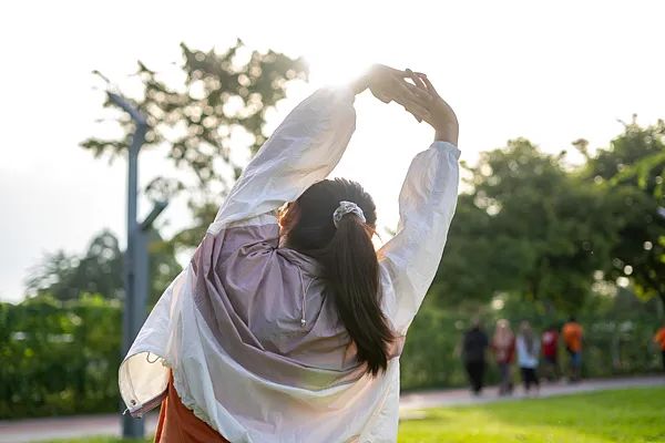 “筋长一寸,寿延十年”!拉伸对健康的好处可能被我们低估了 “筋长一寸,寿延十年”!拉伸对健康的好处可能被我们低估了