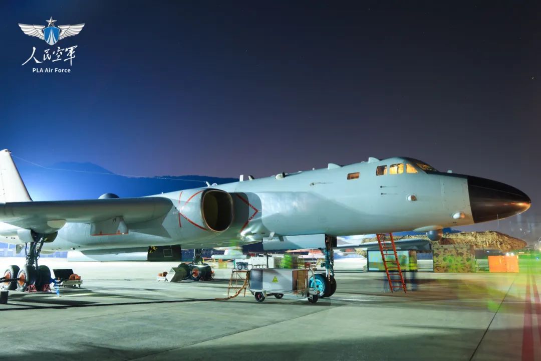 “战神”炼翼！空军航空兵跨昼夜飞行训练