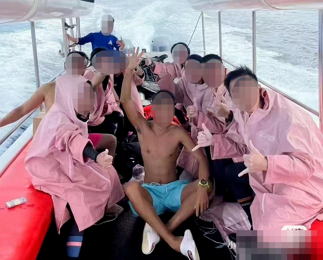 7条鲨鱼绕着转!更多细节公布:"我们互相鼓劲,谁也不放弃谁!" 7条鲨鱼绕着转!更多细节公布:"我们互相鼓劲,谁也不放弃谁!"