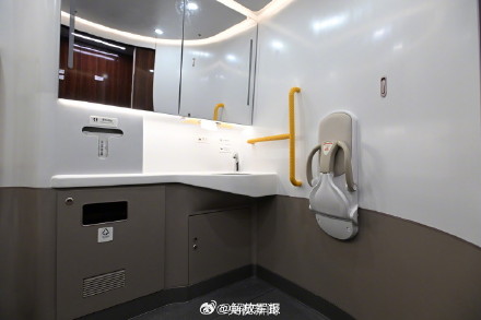 骄傲转发！中国CR450动车组样车发布