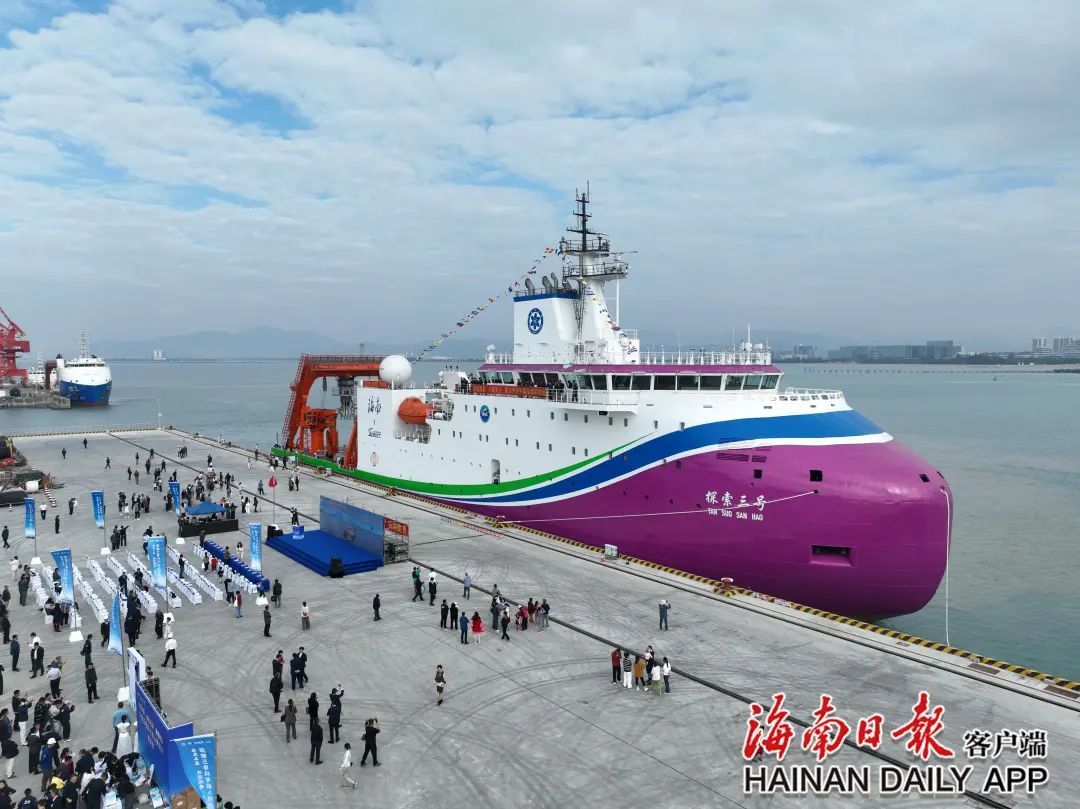 我国首艘,在三亚入列! 我国首艘,在三亚入列!