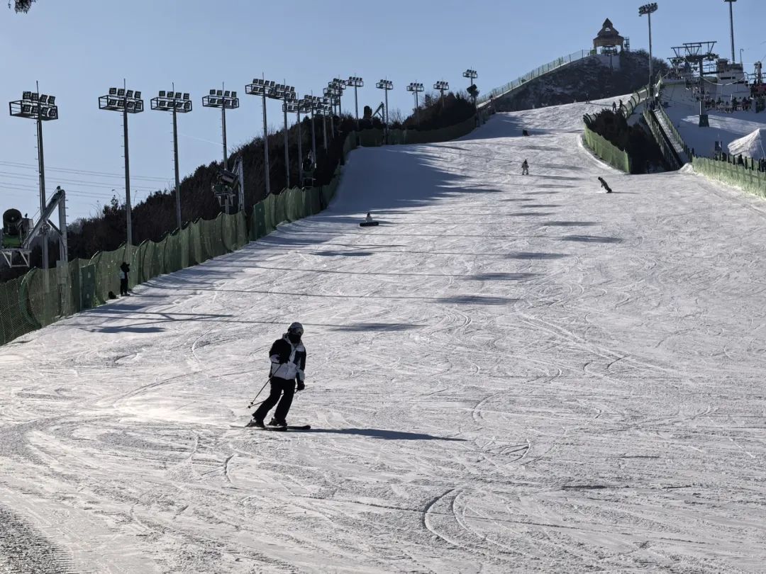 热“雪”沸腾了！北京115项冰雪活动玩转今冬→