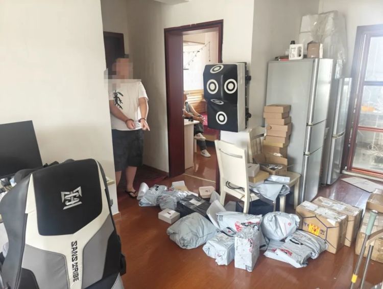 横跨5地抓捕!16人游戏外挂团伙落网 横跨5地抓捕!16人游戏外挂团伙落网