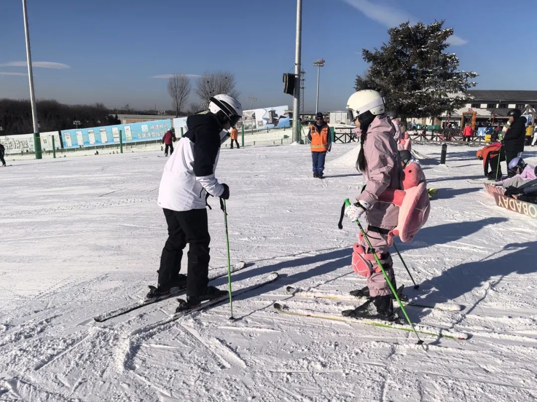 热“雪”沸腾了！北京115项冰雪活动玩转今冬→