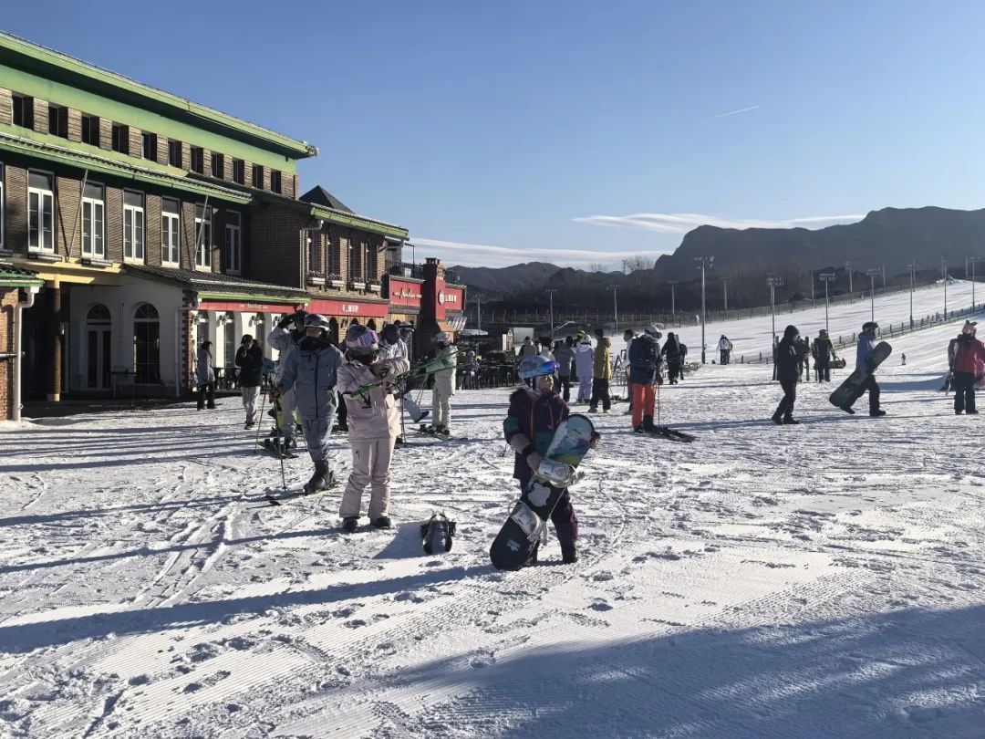 热“雪”沸腾了！北京115项冰雪活动玩转今冬→