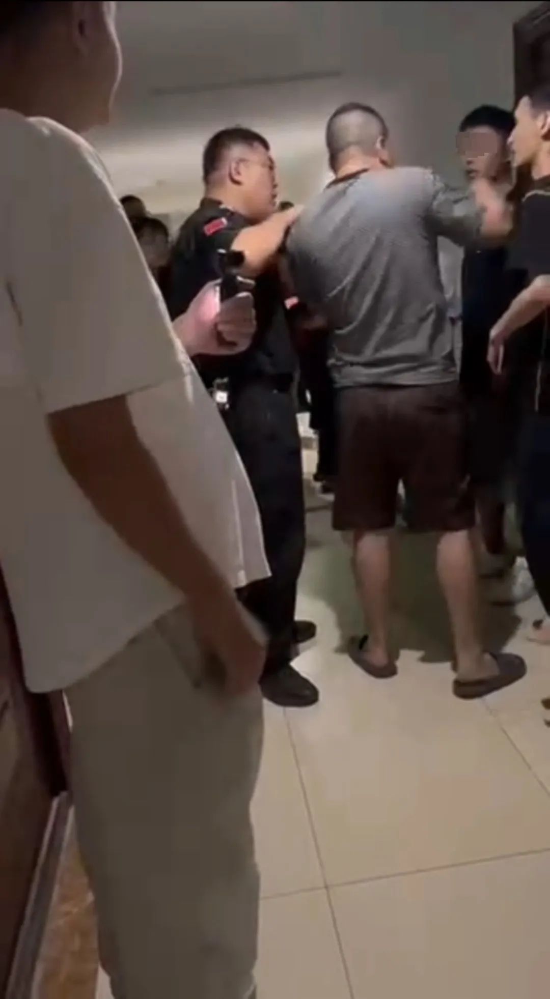 大反转!自导自演,35人被抓 大反转!自导自演,35人被抓