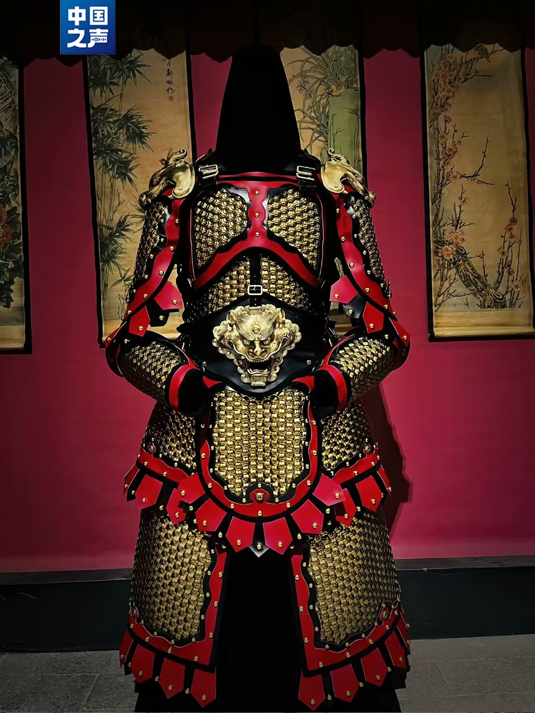 6000余件!纯手工!都是他做的! 6000余件!纯手工!都是他做的!