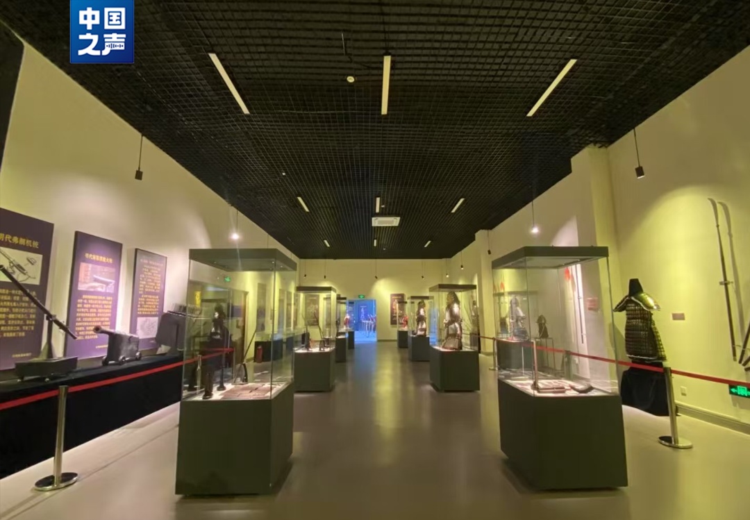 6000余件!纯手工!都是他做的! 6000余件!纯手工!都是他做的!