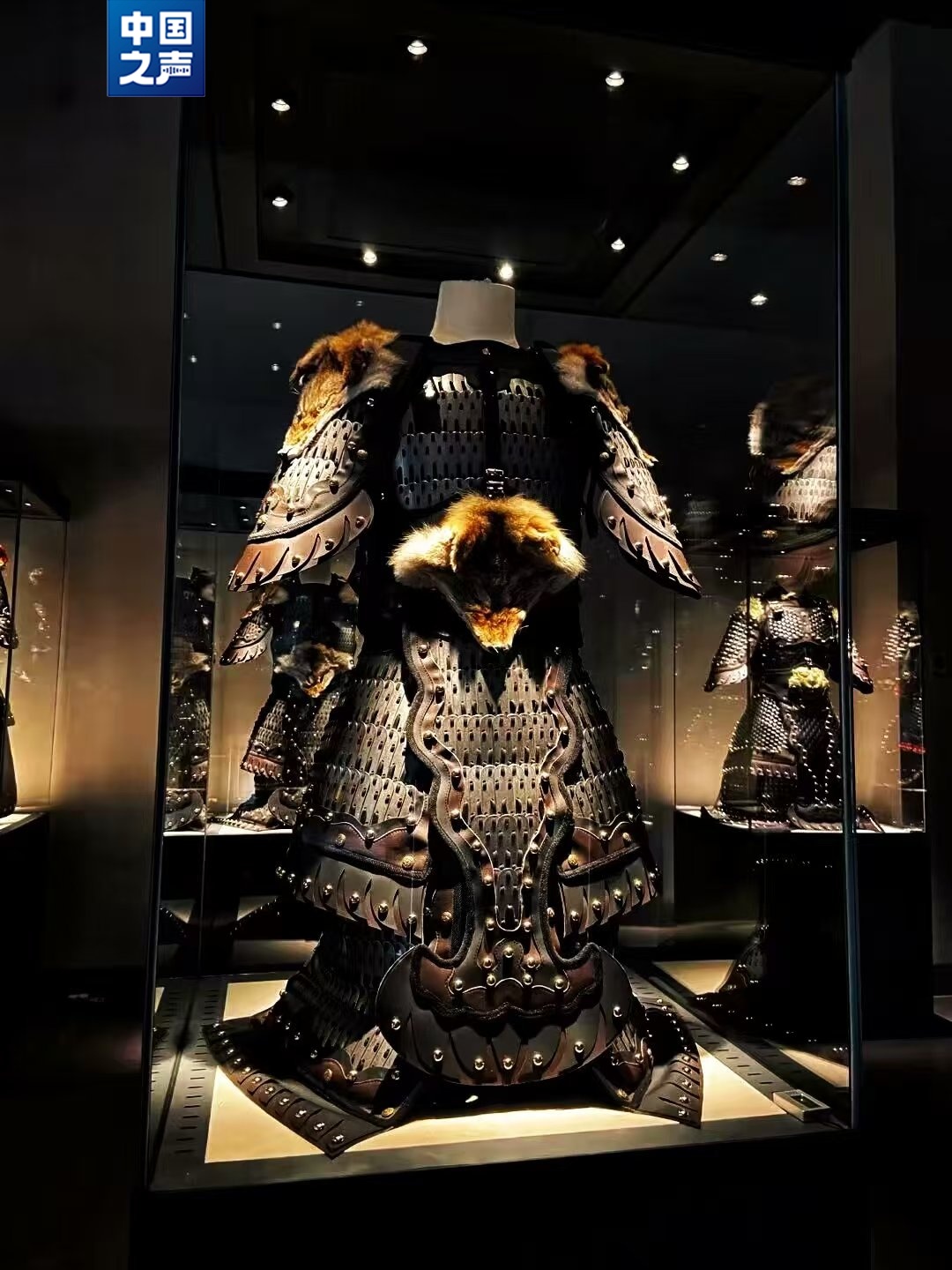 6000余件!纯手工!都是他做的! 6000余件!纯手工!都是他做的!