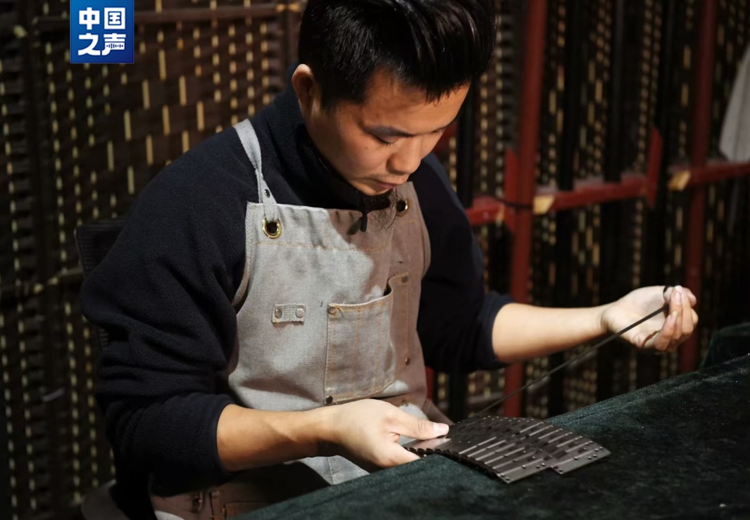 6000余件!纯手工!都是他做的! 6000余件!纯手工!都是他做的!