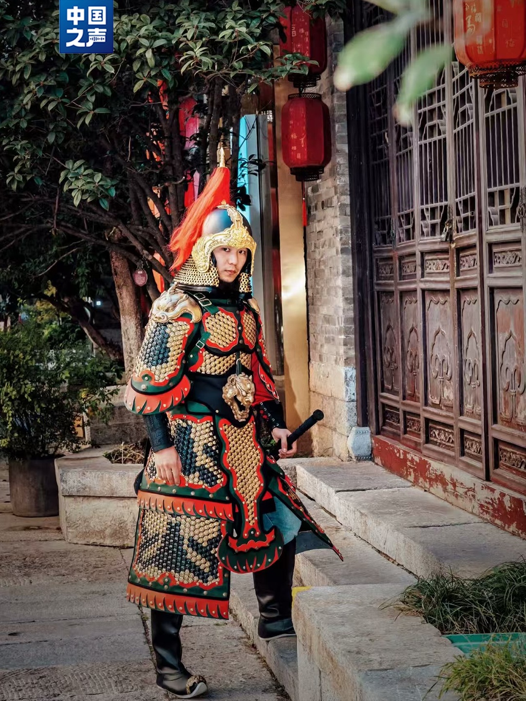 6000余件!纯手工!都是他做的! 6000余件!纯手工!都是他做的!