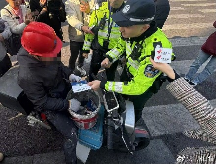 广州电动自行车新规正式施行,交警部门对“无牌上路”可依法扣车 广州电动自行车新规正式施行,交警部门对“无牌上路”可依法扣车
