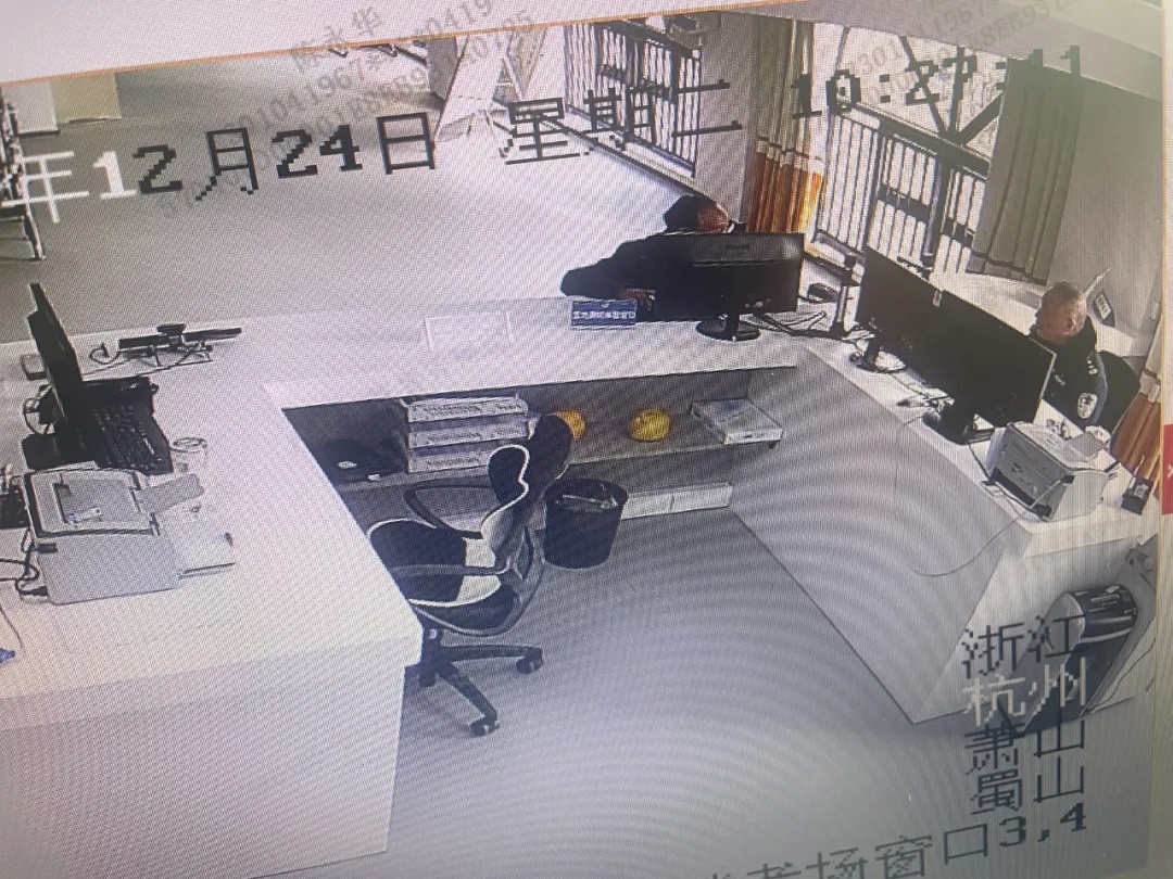 76岁老人满分通过考试！警方：这些人需参加测试