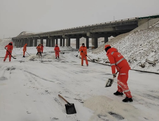 受降雪影响,青海部分路段实施交通管制! 受降雪影响,青海部分路段实施交通管制!