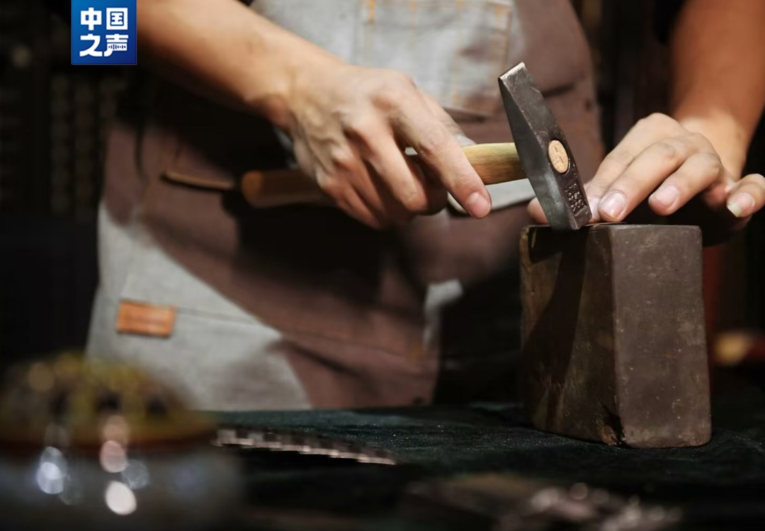 6000余件!纯手工!都是他做的! 6000余件!纯手工!都是他做的!