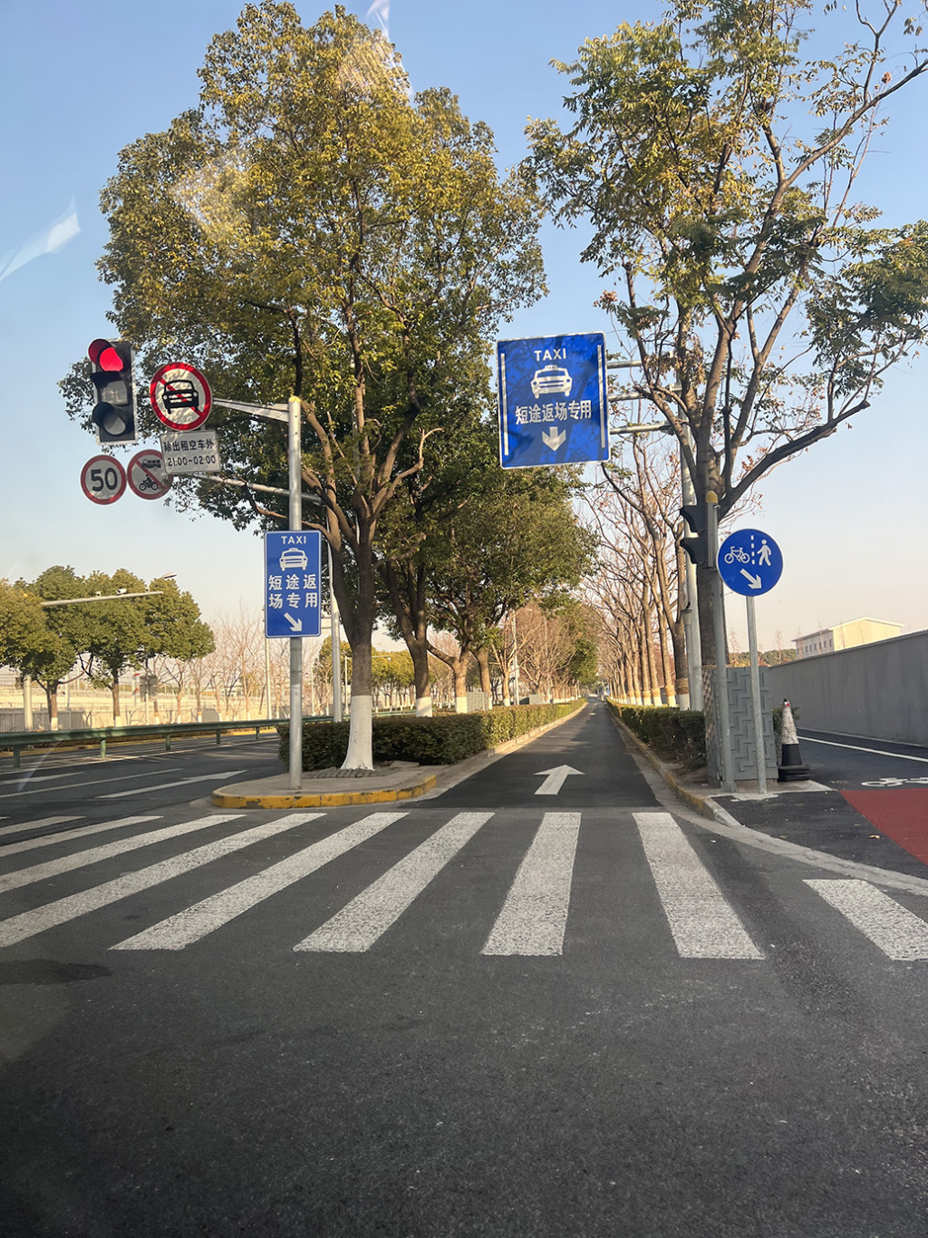 上海虹桥枢纽出租车短途运营模式明起实施,对的哥接单、乘客打车有何影响? 上海虹桥枢纽出租车短途运营模式明起实施,对的哥接单、乘客打车有何影响?