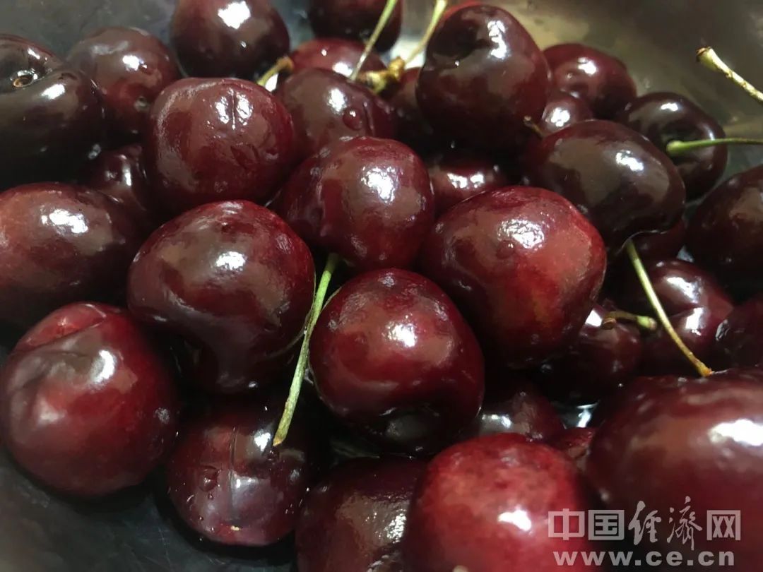 “断崖式”降价，还会再降！不少人爱吃……