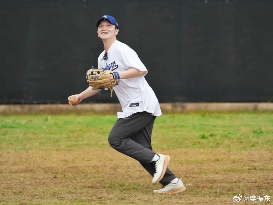 樊振东解锁新身份！