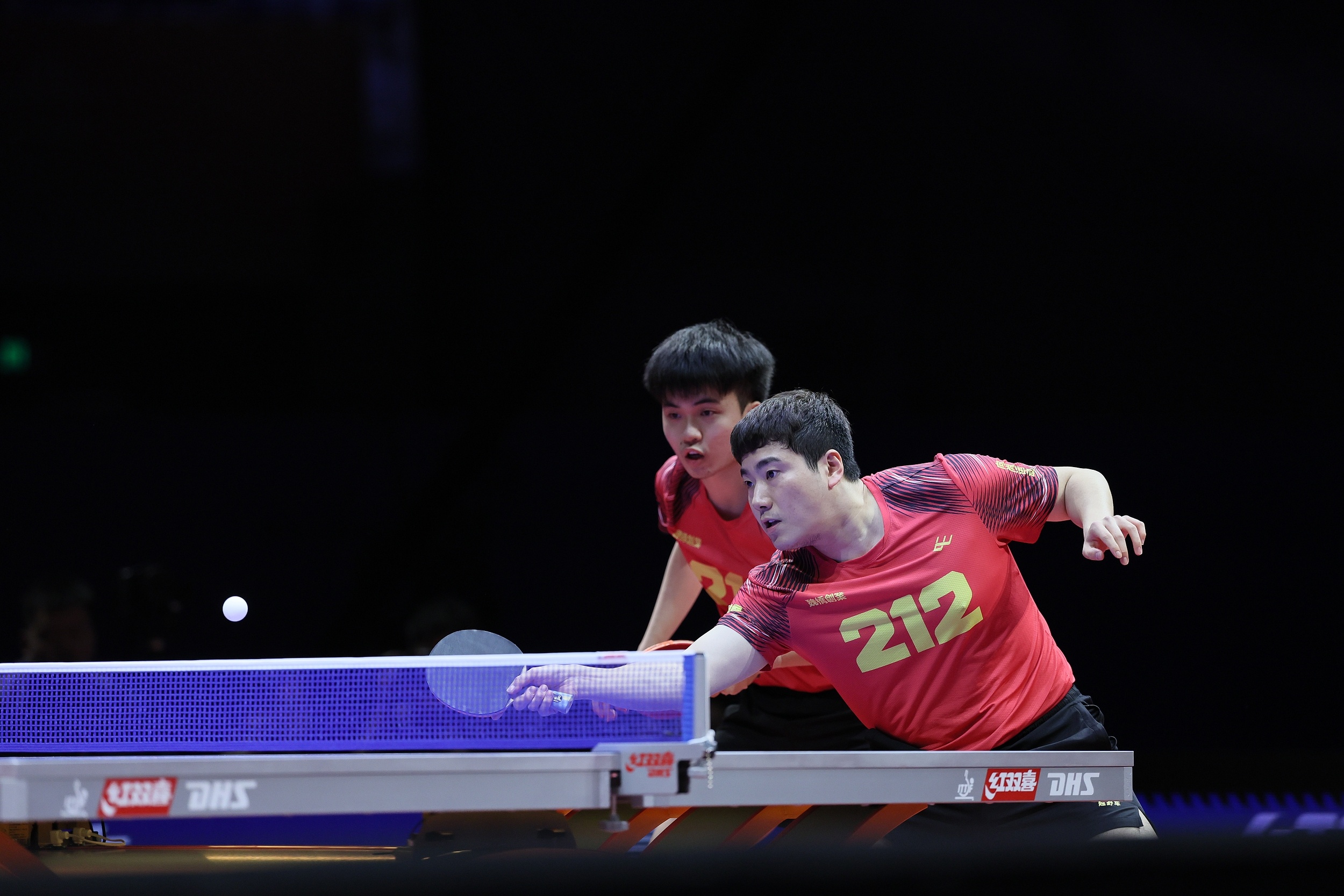 3比0完胜!王楚钦领衔山东队夺下乒超总决赛男团冠军 3比0完胜!王楚钦领衔山东队夺下乒超总决赛男团冠军