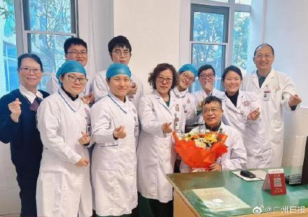 广东70岁医生荣休前1天看了109个病人