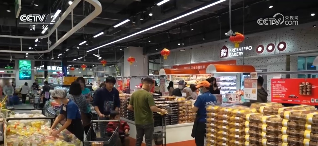 元旦假期深圳湾口岸实行24小时通关 深港两地旅客实现“双向奔赴” 元旦假期深圳湾口岸实行24小时通关 深港两地旅客实现“双向奔赴”