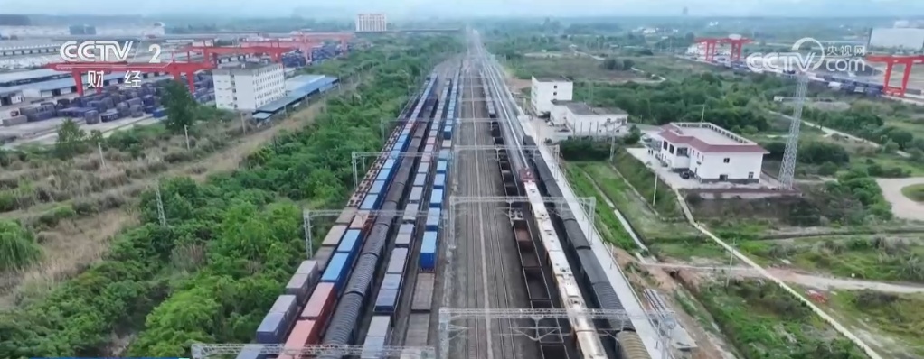 40.8亿人次、39.9亿吨、16.2万公里 多维度数据看中国铁路2024“成绩单”