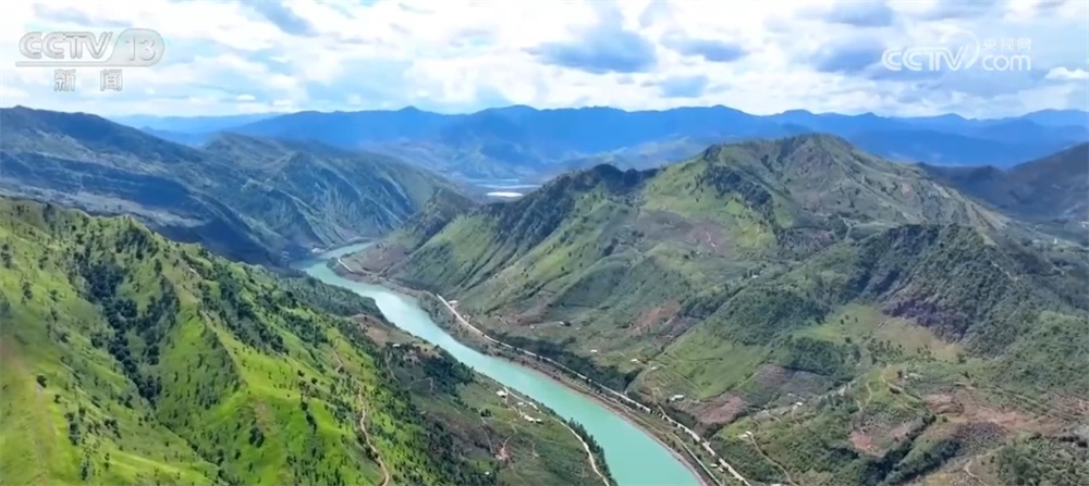 一批重大工程加紧推进、重大项目投入使用 “硬核”实力彰显中国力量