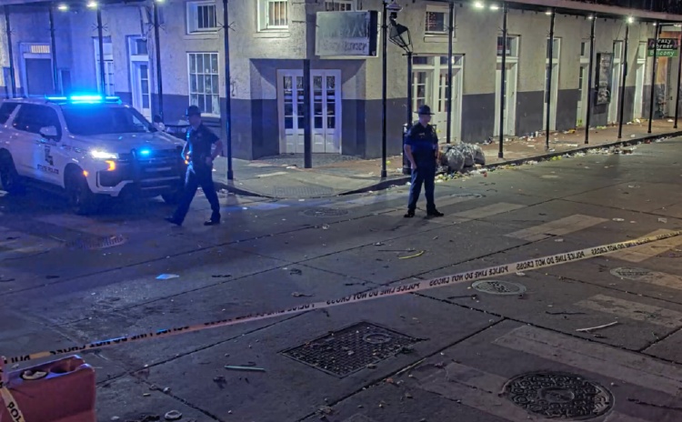 美国汽车冲撞人群案细节公布：租车行凶、并非“单独作案”